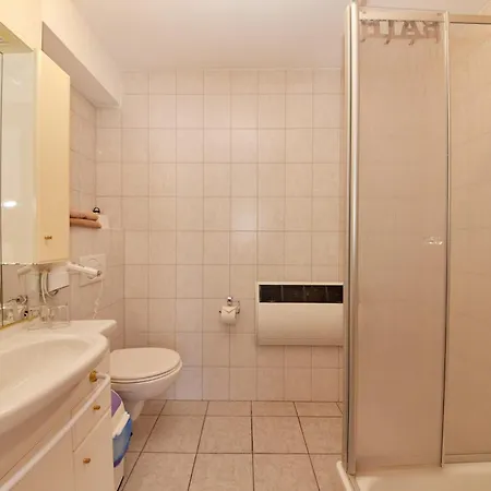 Cafe Rosi 베른카슈텔쿠에스